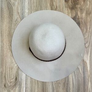 Francesca’s Floppy Hat Ivory NWT OSFM